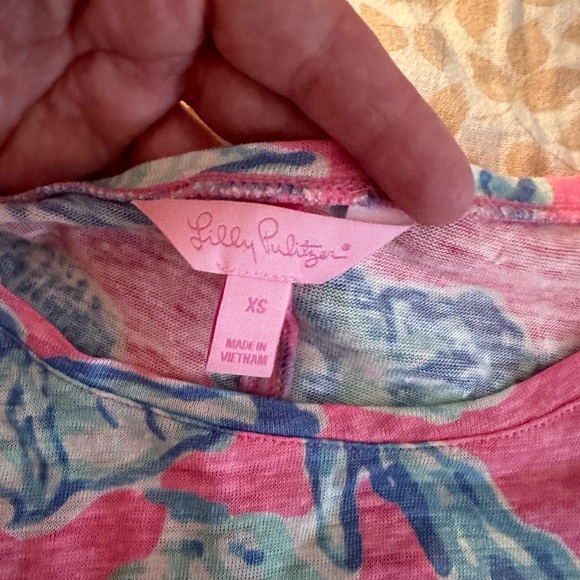 Lilly Pulitzer Mikela Pink Pout Barefoot Princess Blue Shells 100%Linen Shirt XS - Picture 11 of 15